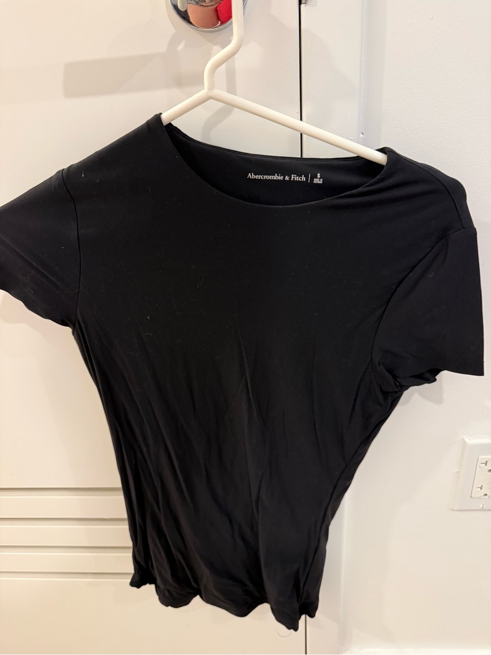 Abercrombie & Fitch Fitted Black Crewneck Tee